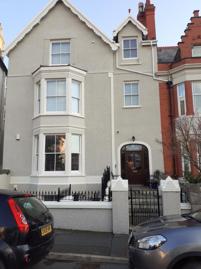 Modern 2Nd Floor 1 Bed Apartment In The Heart Of Llandudno Exterior photo